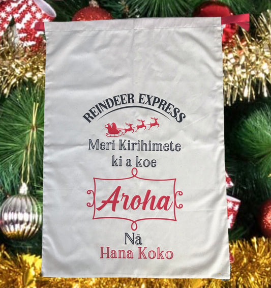 Santa sacks in Te reo Maori