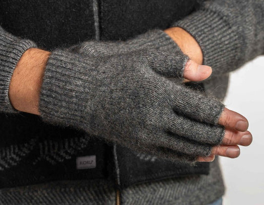 Fingerless gloves