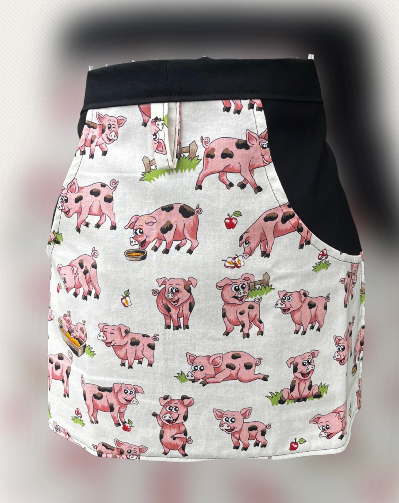 Ladies Retro style peg/garden aprons