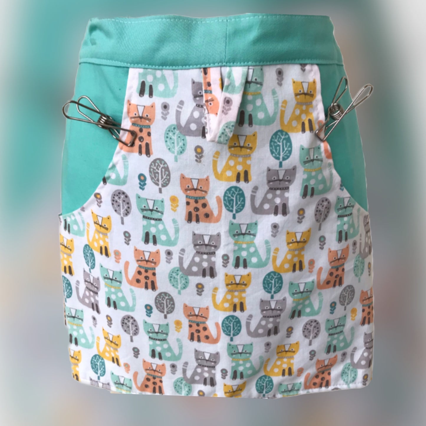Ladies Retro style peg/garden aprons