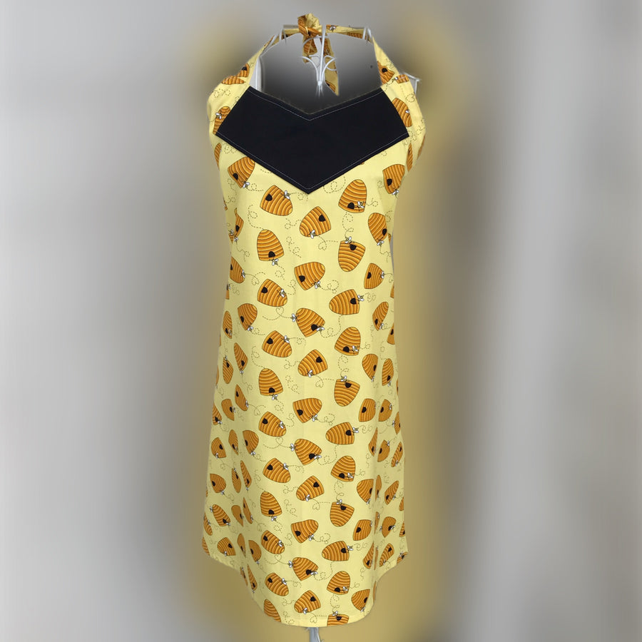 We’re buzzing to share our newest retro ladies apron is BeeUtiful!!